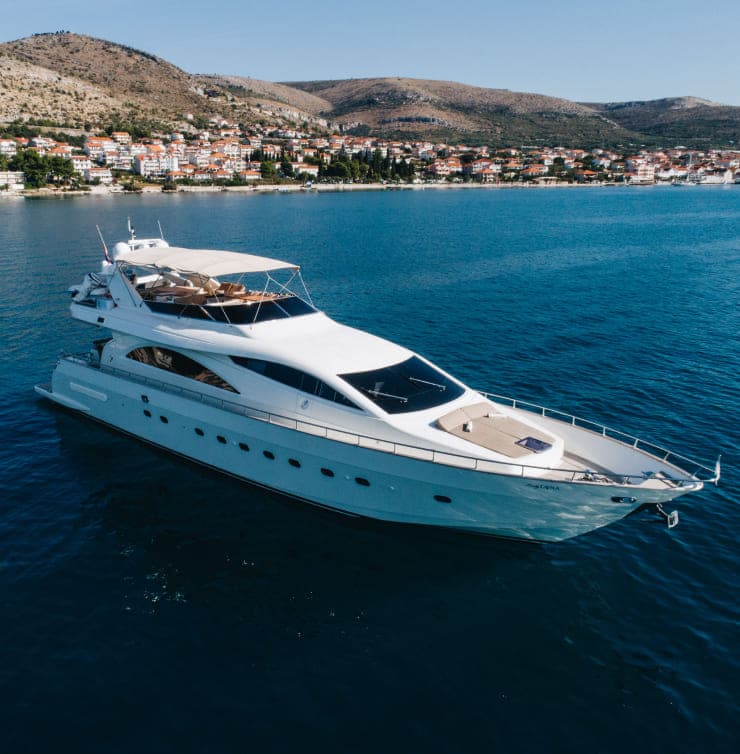 LADY LONA yacht for Charter (1) | Phoenix Yacht Management