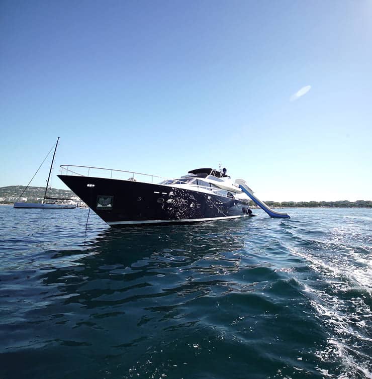 LADY AMANDA yacht for Charter (1) | Phoenix Yacht Management