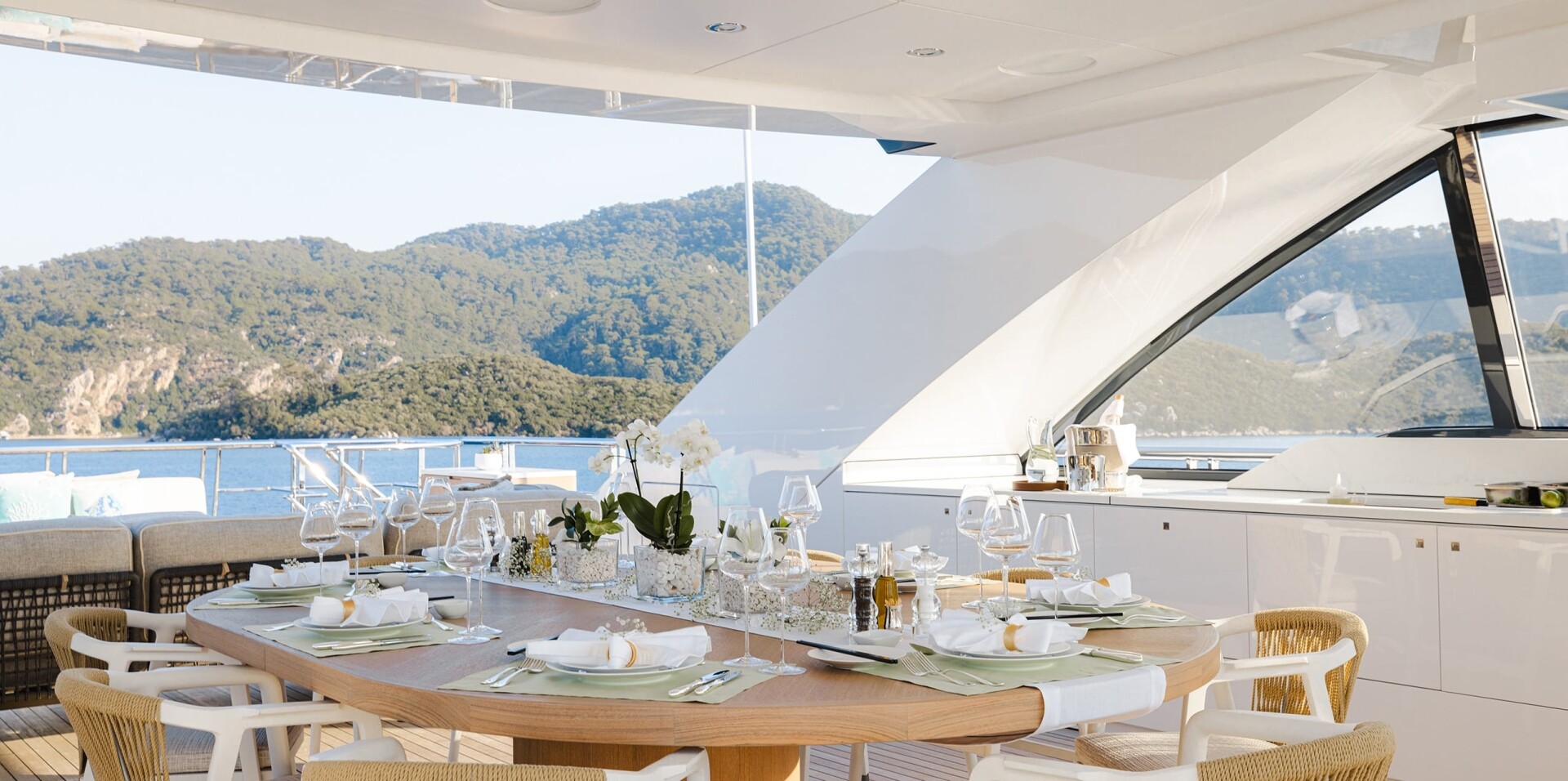 The Perfect Pairing: Exceptional Wines for Your Côte d’Azur Yacht Charter (2) | Phoenix Yacht Management