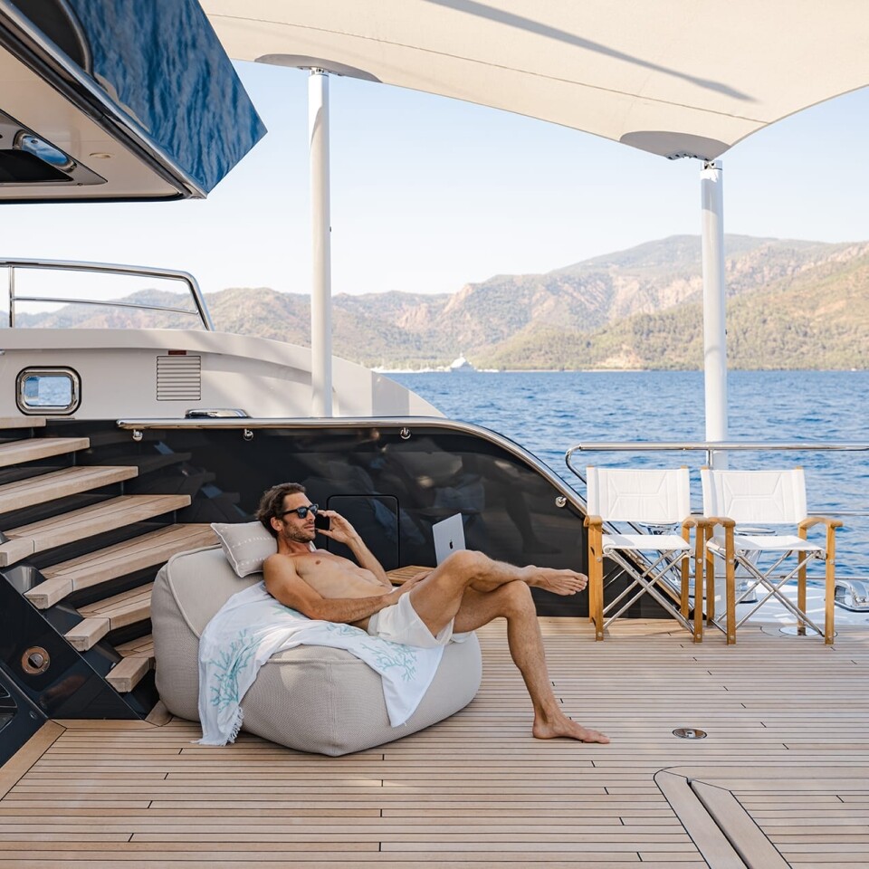 Contact us (2) | Phoenix Yacht Management