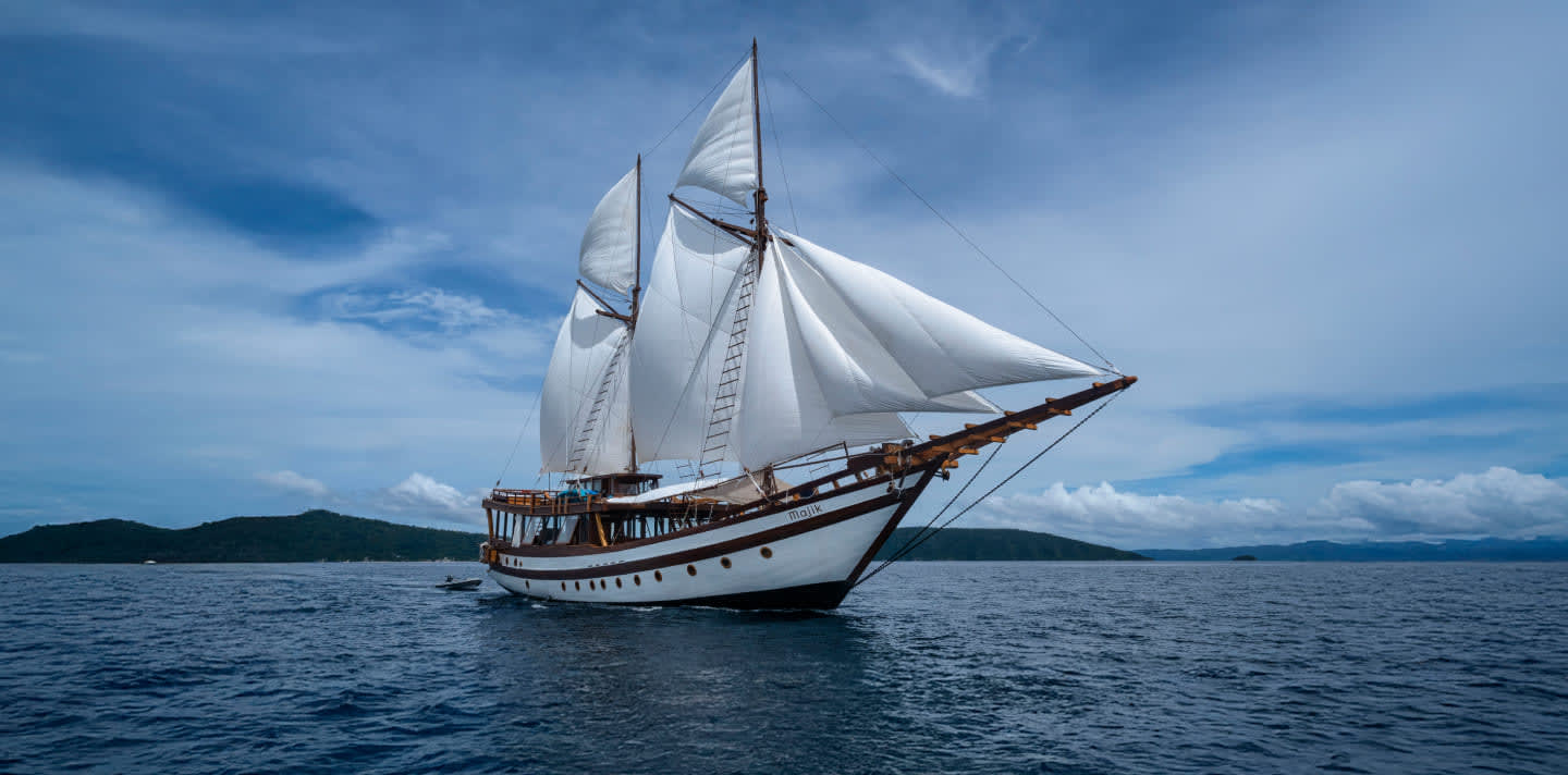 Majik yacht for Charter (2) | Phoenix Yacht Management