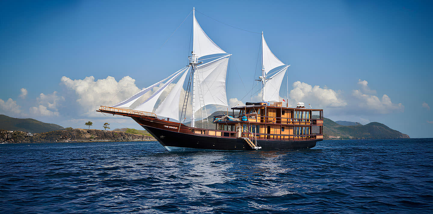 Oracle yacht for Charter (2) | Phoenix Yacht Management