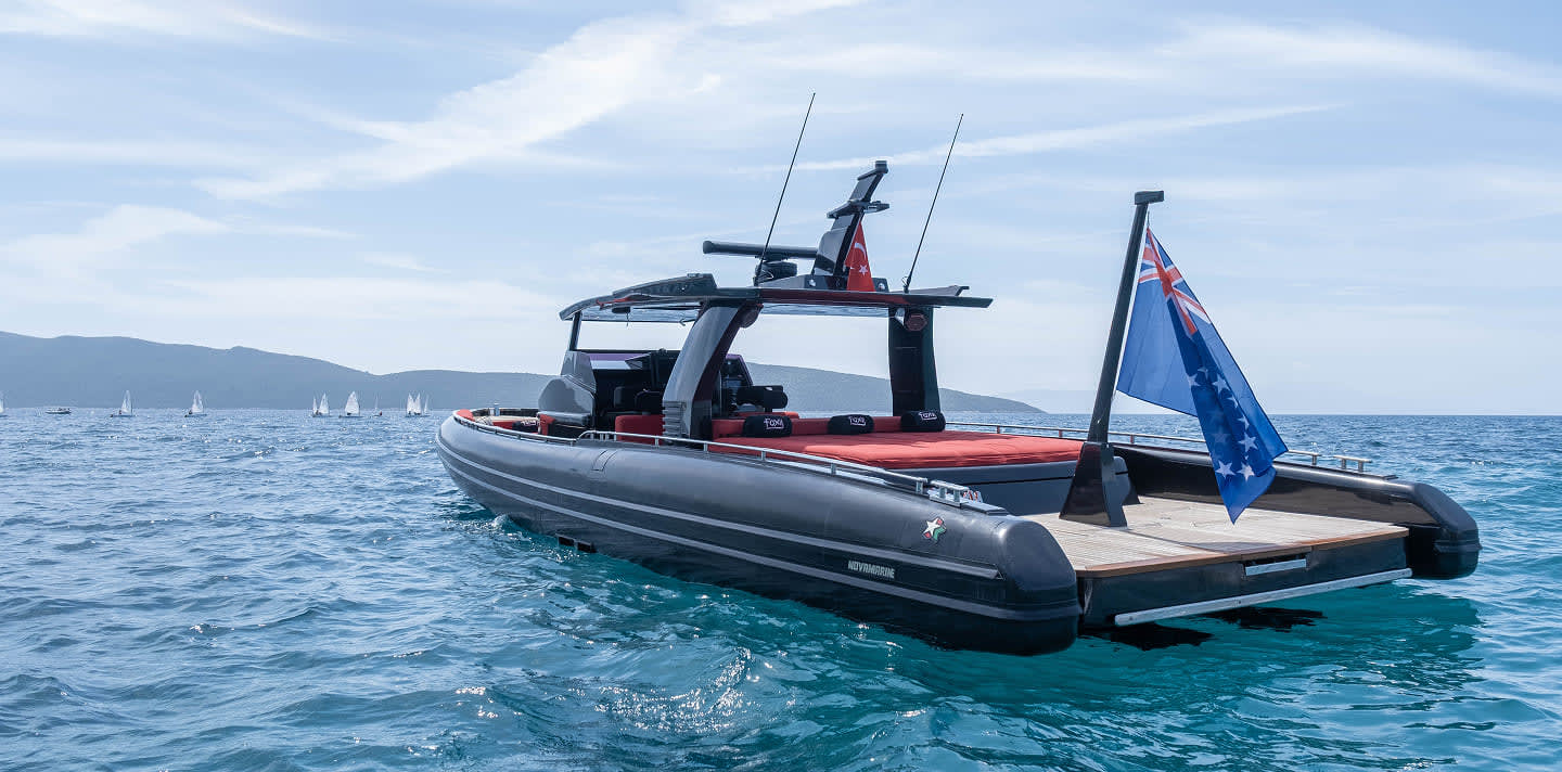 BLACK SHIVER 140 yacht for Sale (2) | Phoenix Yacht Management