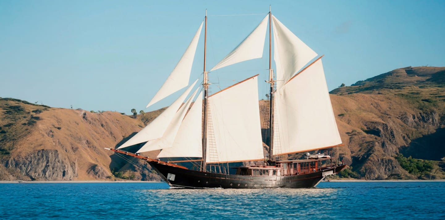 AMANDIRA yacht for Charter (2) | Phoenix Yacht Management