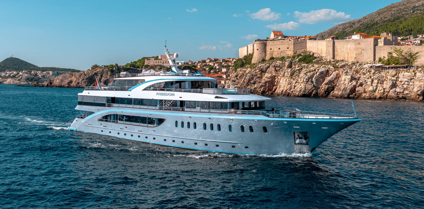 FREEDOM yacht for Charter (2) | Phoenix Yacht Management