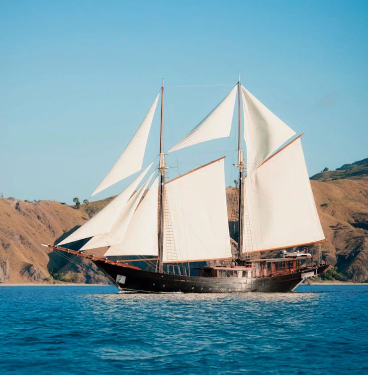 AMANDIRA yacht for Charter (1) | Phoenix Yacht Management