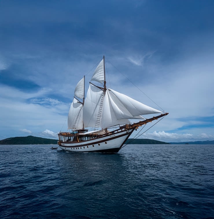 Majik yacht for Charter (111) | Phoenix Yacht Management