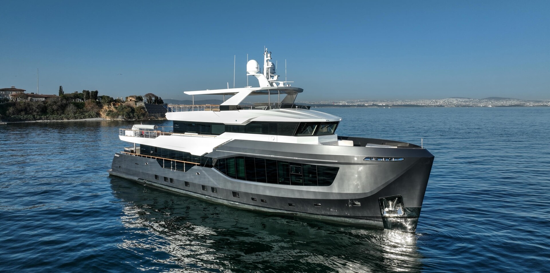 M/Y ONE ZERO FOR SALE