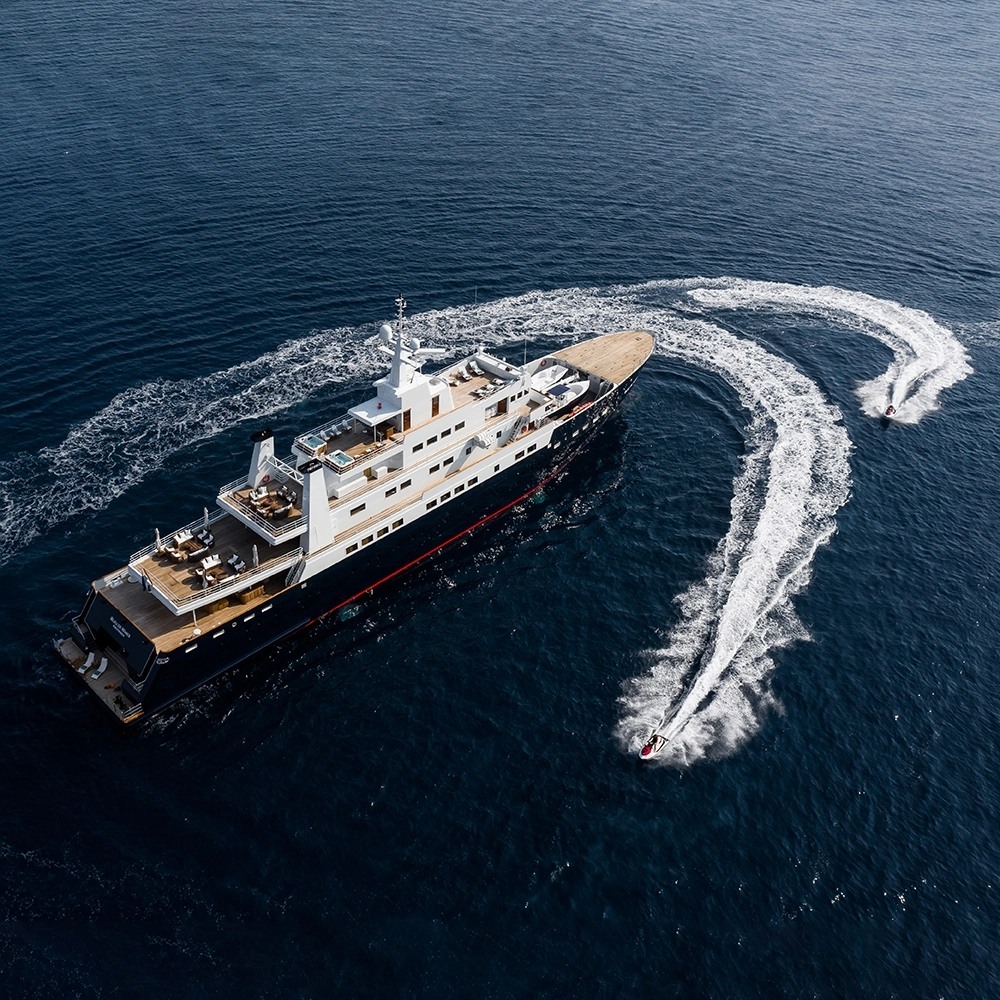 BLEU DE NÎMES yacht for Charter (3) | Phoenix Yacht Management