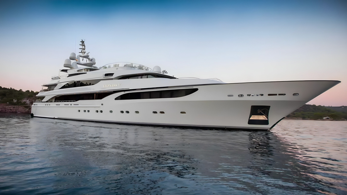 LIONESS V yacht for Charter (3) | Phoenix Yacht Management