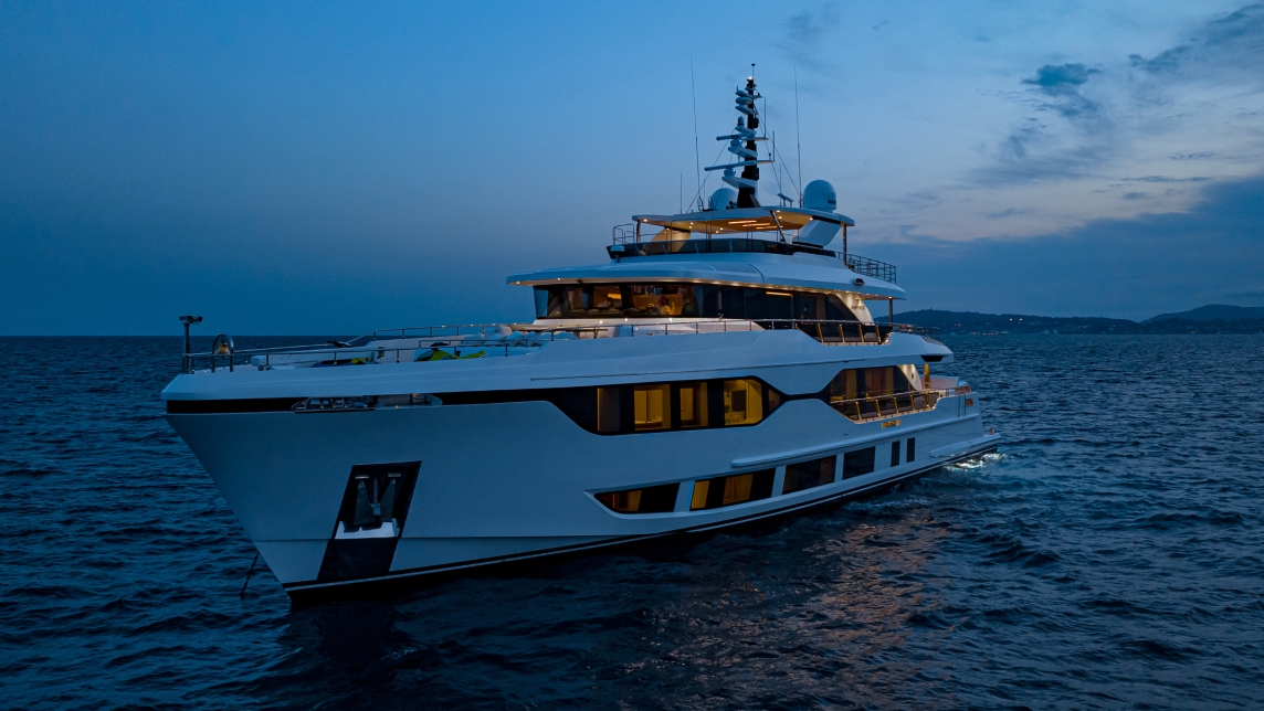 MAJESTY 120 yacht for Sale (18) | Phoenix Yacht Management