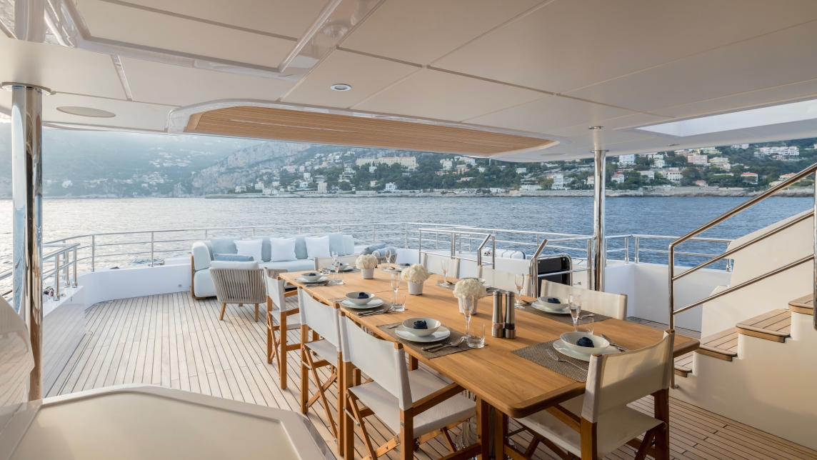 MAJESTY 120 yacht for Sale (8) | Phoenix Yacht Management