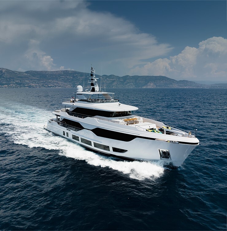 MAJESTY 120 yacht for Sale (3) MAJESTY 120 yacht for Sale (3) | Phoenix Yacht Management