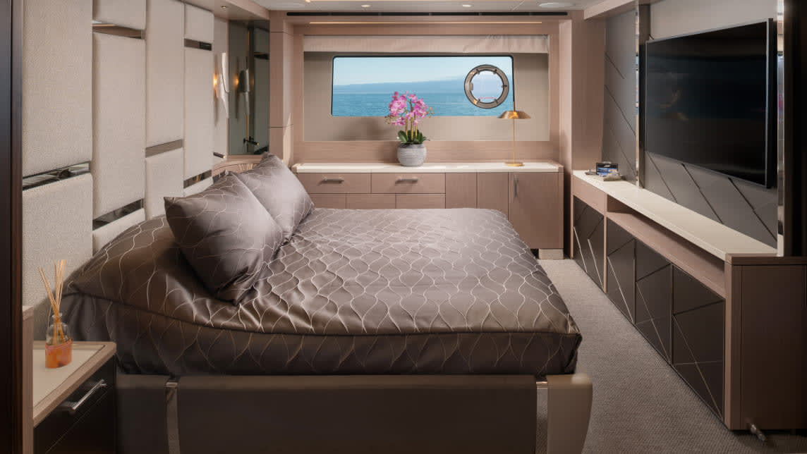 Mowana yacht for Charter (9) (3) | Phoenix Yacht Management