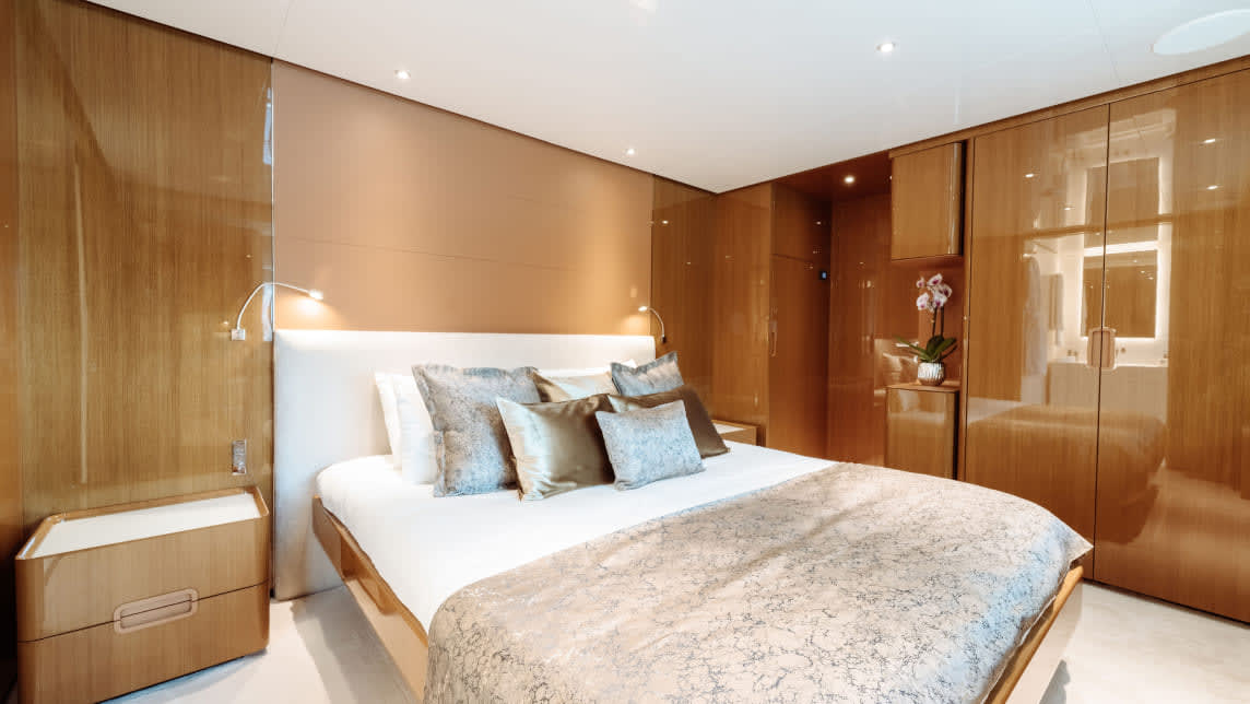 EROLIA yacht for Charter (13) | Phoenix Yacht Management