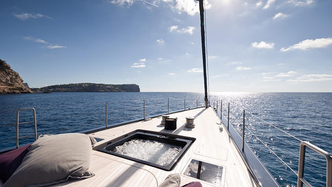 NGONI yacht for Sale (9) | Phoenix Yacht Management