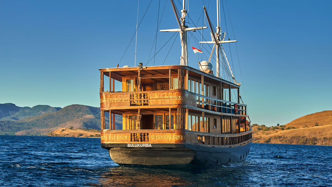 Oracle yacht for Charter (8) | Phoenix Yacht Management