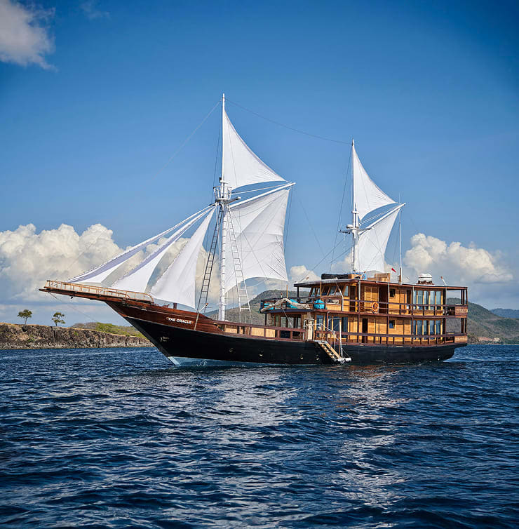 Oracle yacht for Charter (1) | Phoenix Yacht Management