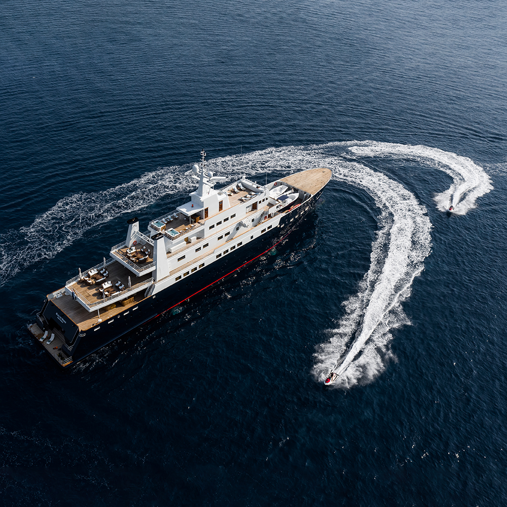 BLEU DE NÎMES yacht for Charter (3) | Phoenix Yacht Management