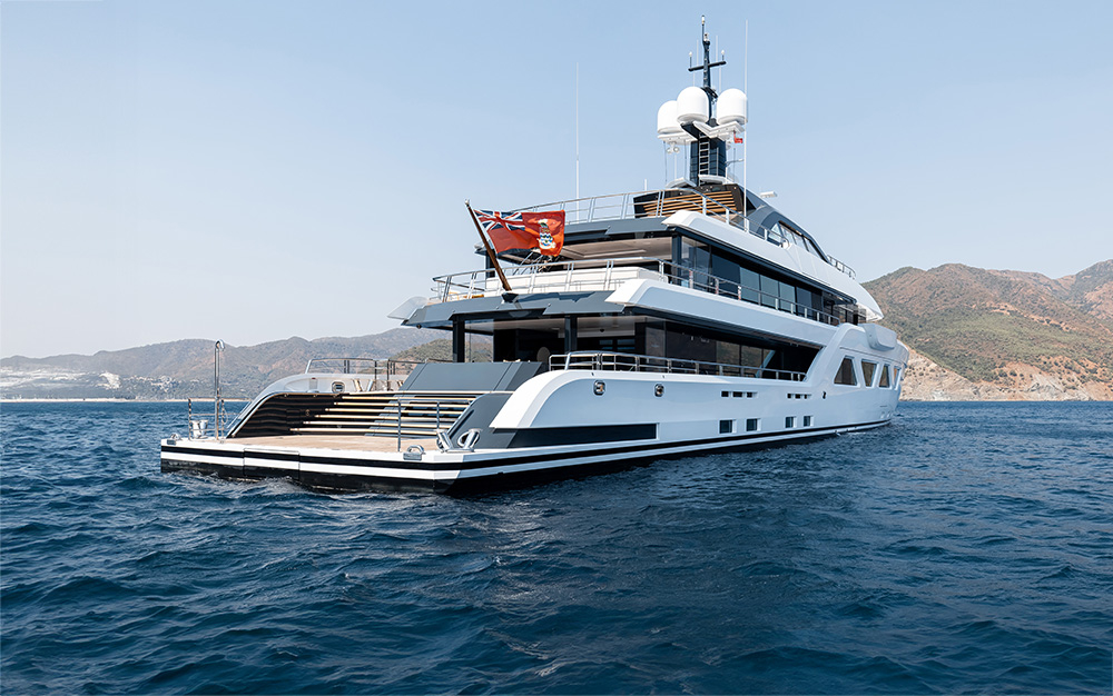 Superyacht Sales | PHOENIX