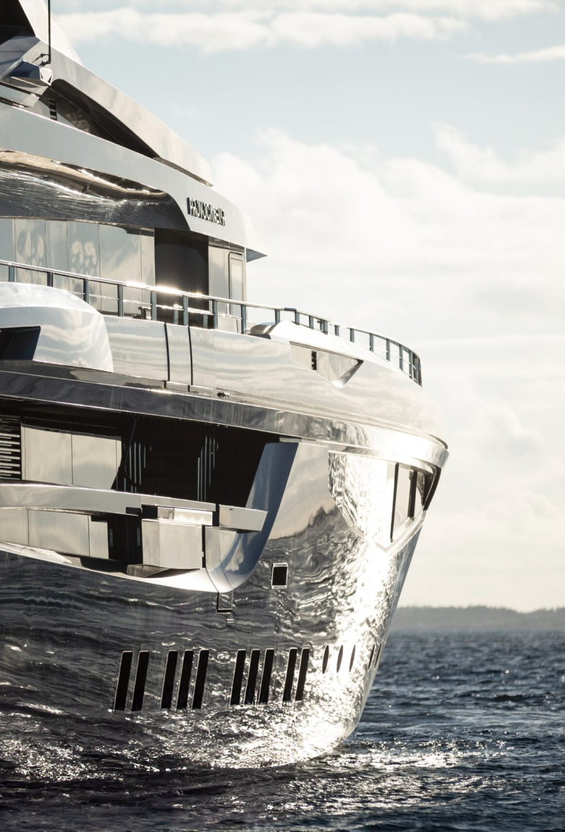 PROVOCATEUR yacht for Charter (4) | Phoenix Yacht Management