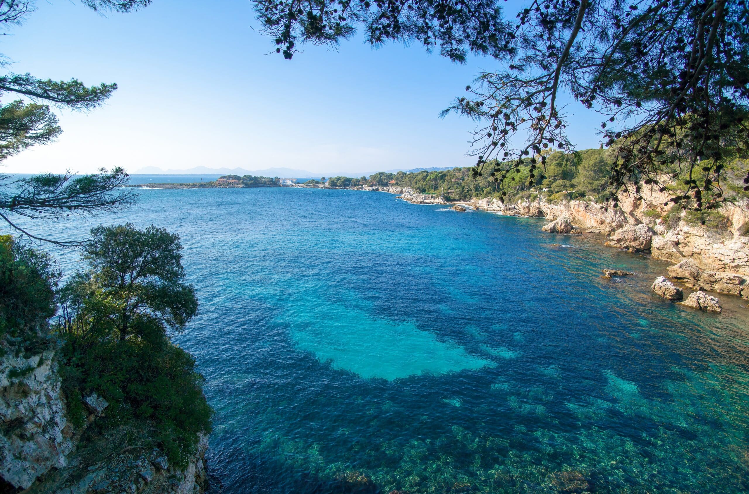 Discover Antibes by superyacht | Antibes Yacht Charter